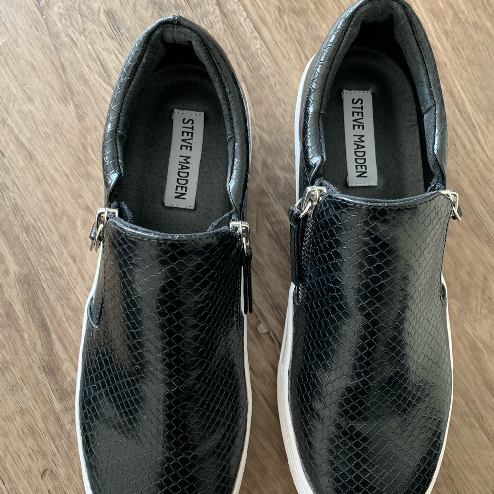 Steve Madden slides with zippers